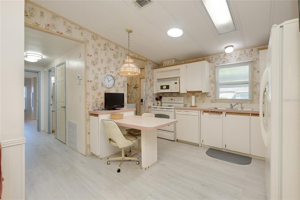 For Sale: $130,000 (2 beds, 2 baths, 1155 Square Feet)