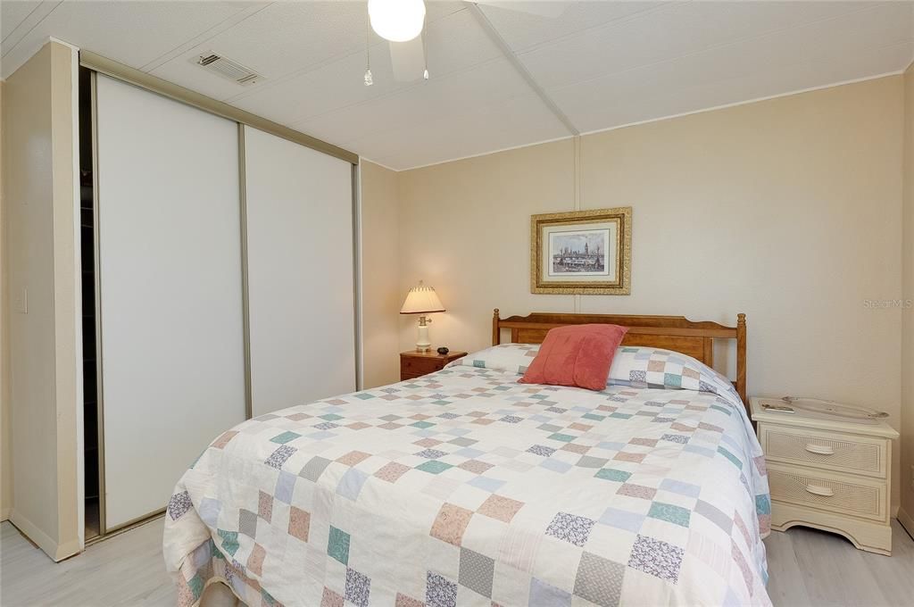 For Sale: $130,000 (2 beds, 2 baths, 1155 Square Feet)