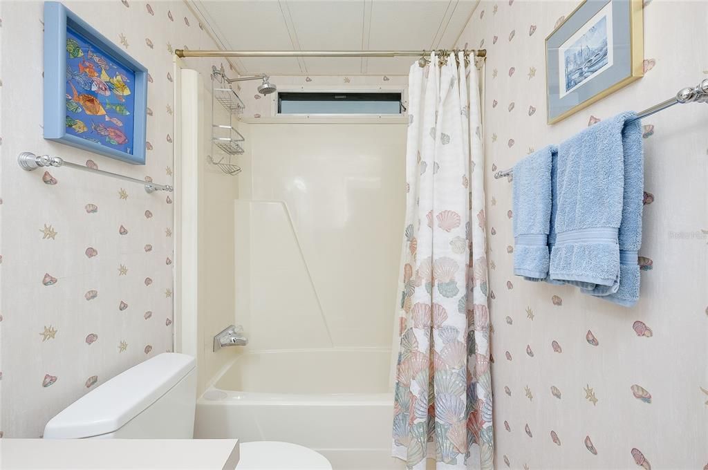 For Sale: $130,000 (2 beds, 2 baths, 1155 Square Feet)