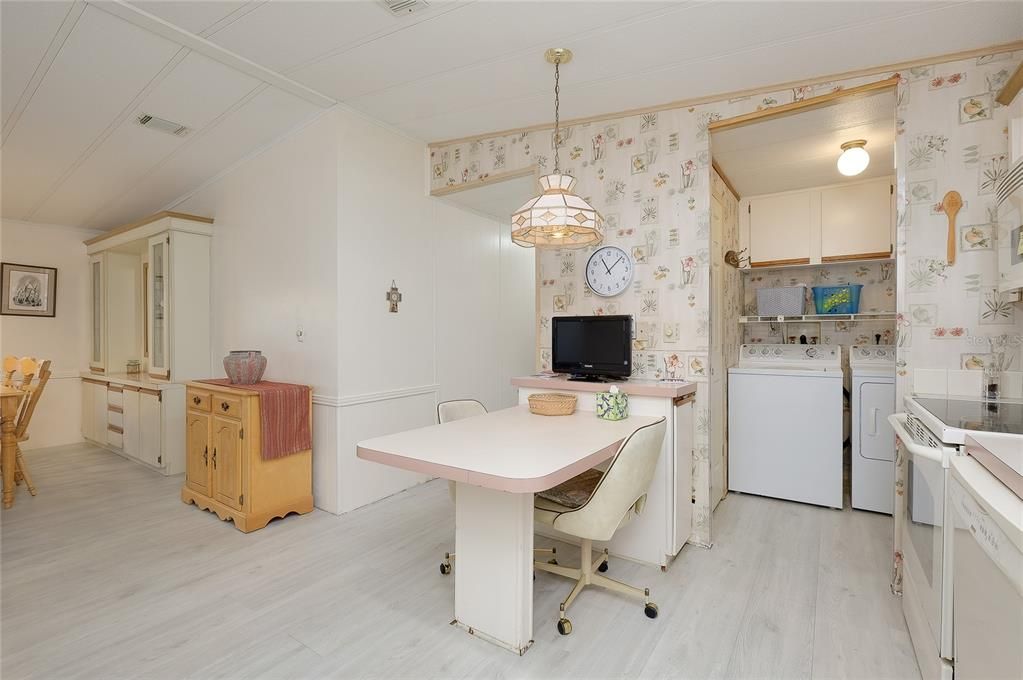 For Sale: $130,000 (2 beds, 2 baths, 1155 Square Feet)