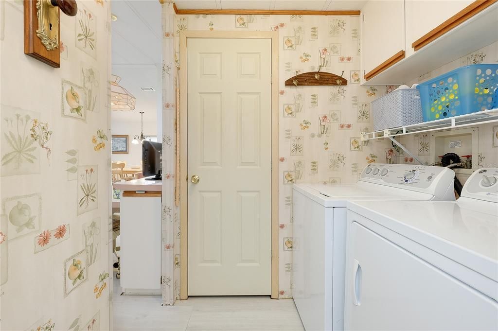For Sale: $130,000 (2 beds, 2 baths, 1155 Square Feet)
