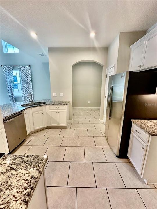 For Sale: $319,900 (3 beds, 2 baths, 1860 Square Feet)