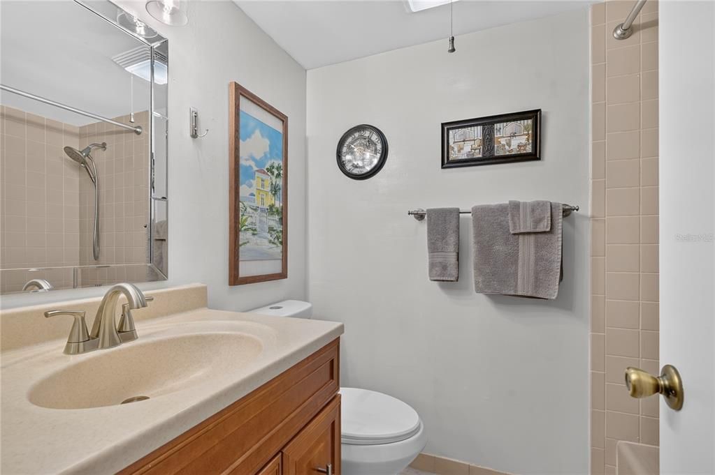 For Sale: $155,000 (2 beds, 2 baths, 1068 Square Feet)