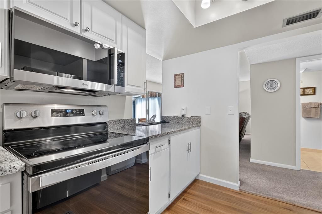 For Sale: $155,000 (2 beds, 2 baths, 1068 Square Feet)