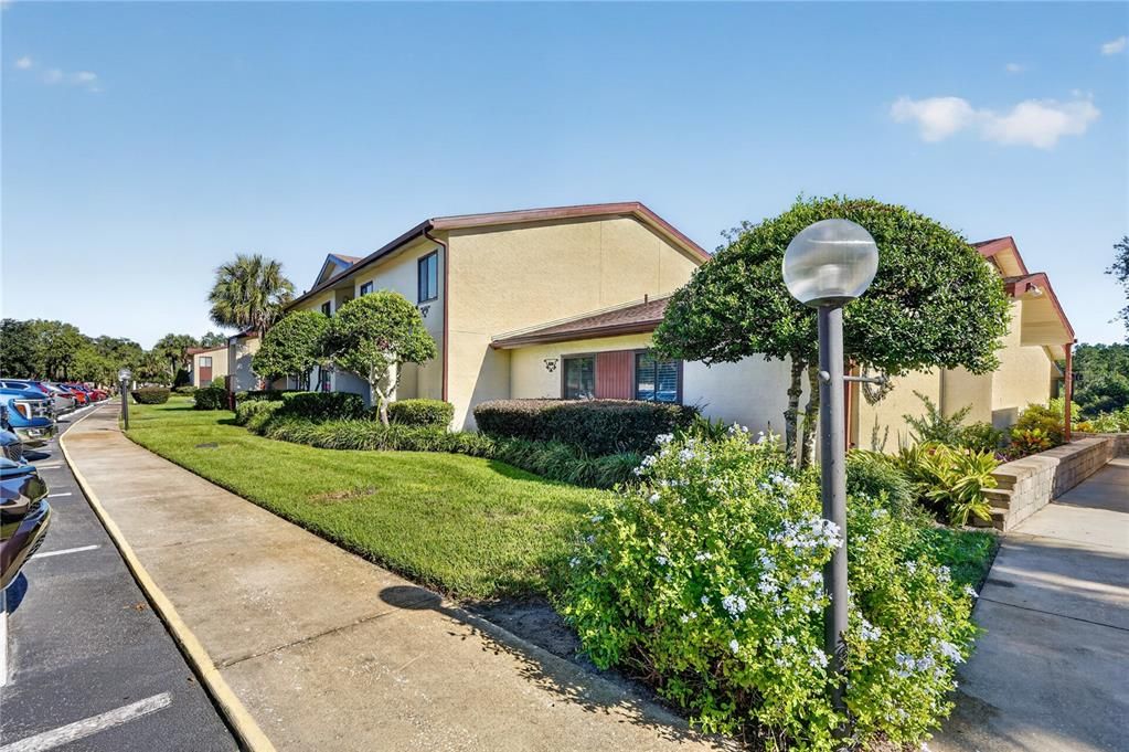 For Sale: $155,000 (2 beds, 2 baths, 1068 Square Feet)