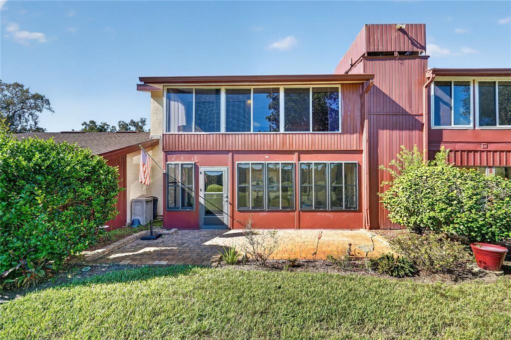 For Sale: $155,000 (2 beds, 2 baths, 1068 Square Feet)