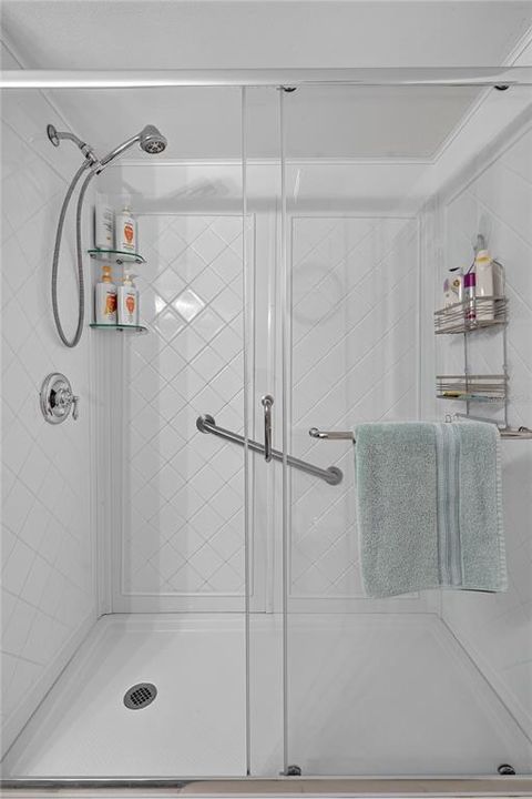 For Sale: $155,000 (2 beds, 2 baths, 1068 Square Feet)