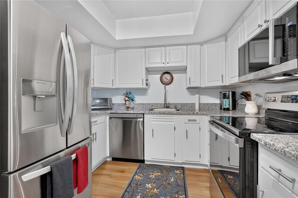 For Sale: $155,000 (2 beds, 2 baths, 1068 Square Feet)