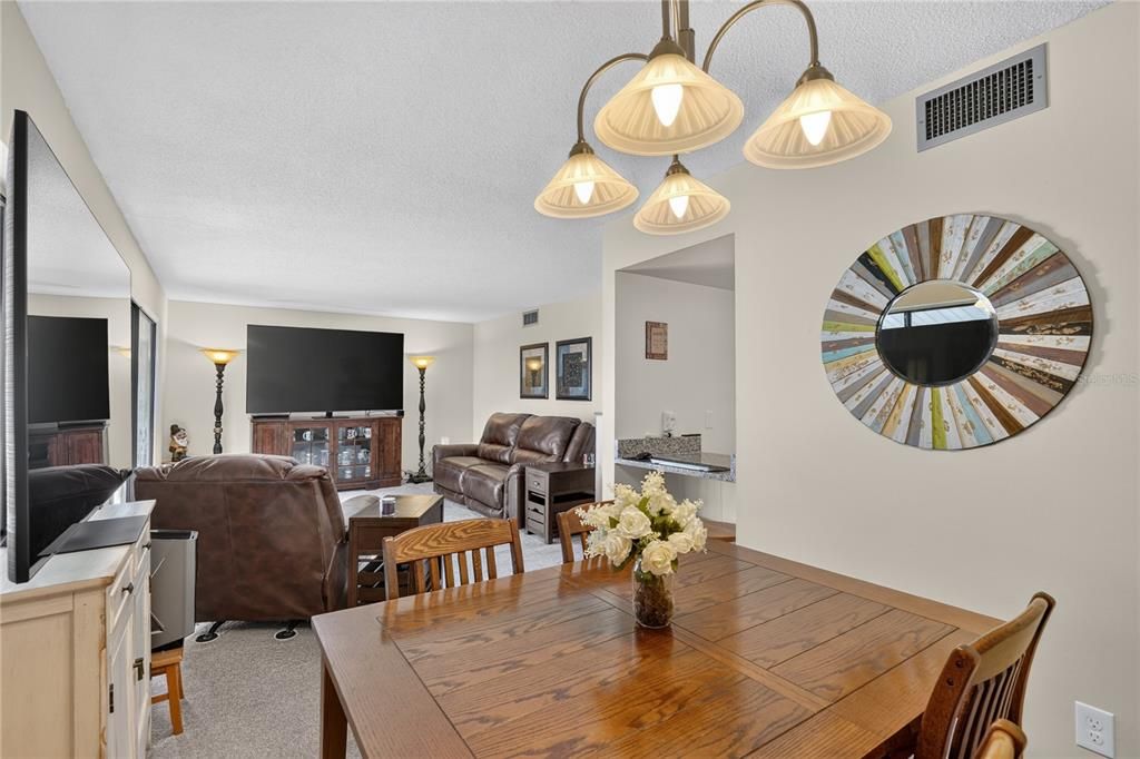For Sale: $155,000 (2 beds, 2 baths, 1068 Square Feet)