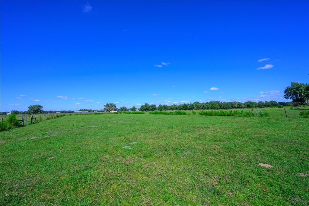待售: $1,100,000 (20.00 acres)