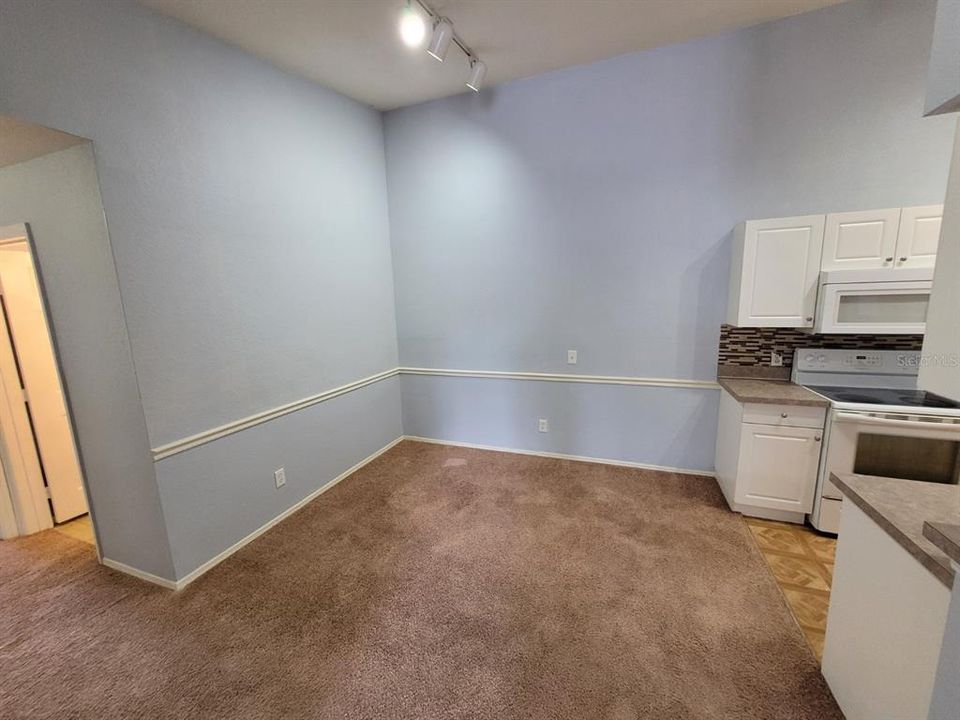 For Rent: $1,595 (3 beds, 2 baths, 1278 Square Feet)