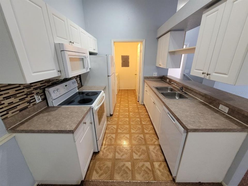 For Rent: $1,595 (3 beds, 2 baths, 1278 Square Feet)