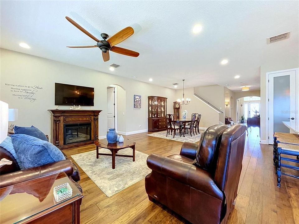 For Sale: $675,000 (3 beds, 3 baths, 3110 Square Feet)