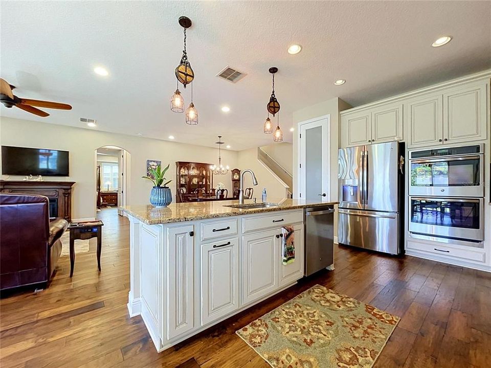 For Sale: $675,000 (3 beds, 3 baths, 3110 Square Feet)