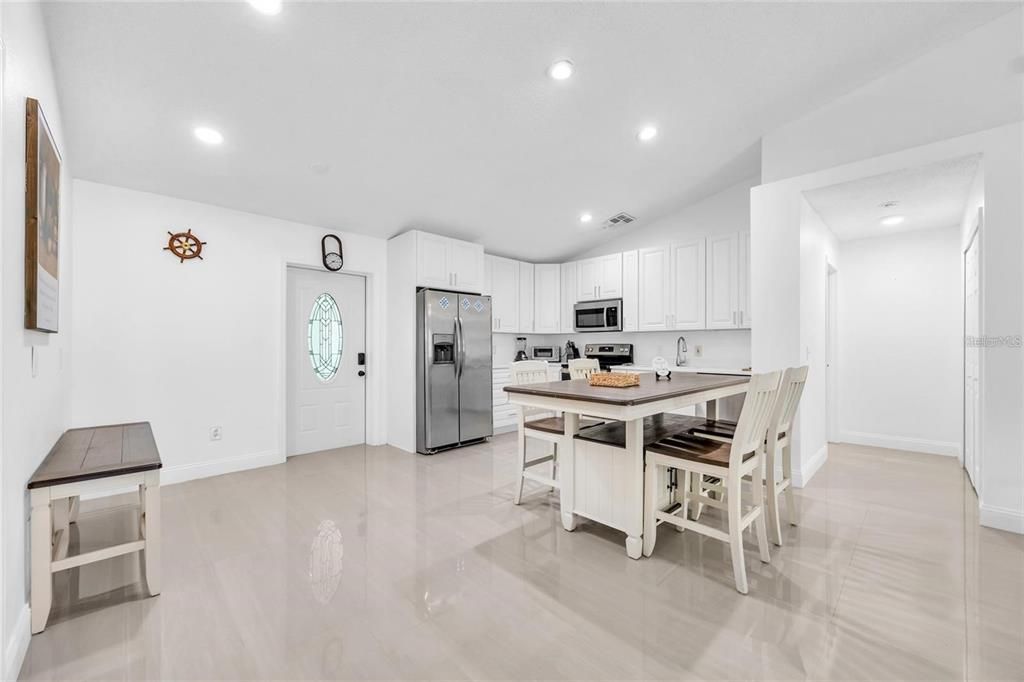 For Rent: $2,600 (3 beds, 2 baths, 1435 Square Feet)