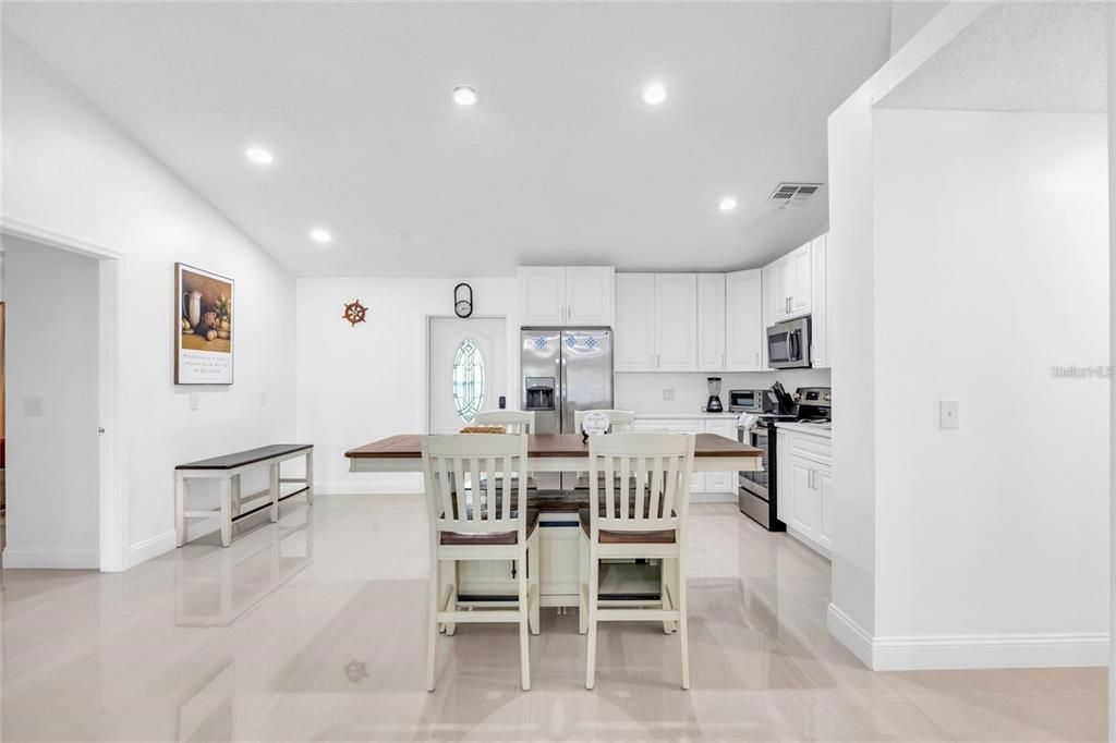 For Rent: $2,600 (3 beds, 2 baths, 1435 Square Feet)