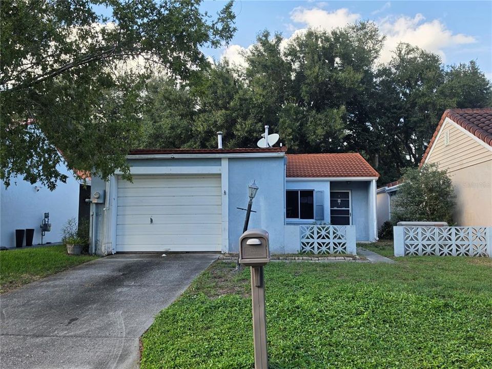 На продажу: $170,000 (2 спален, 2 ванн, 1093 Квадратных фут)