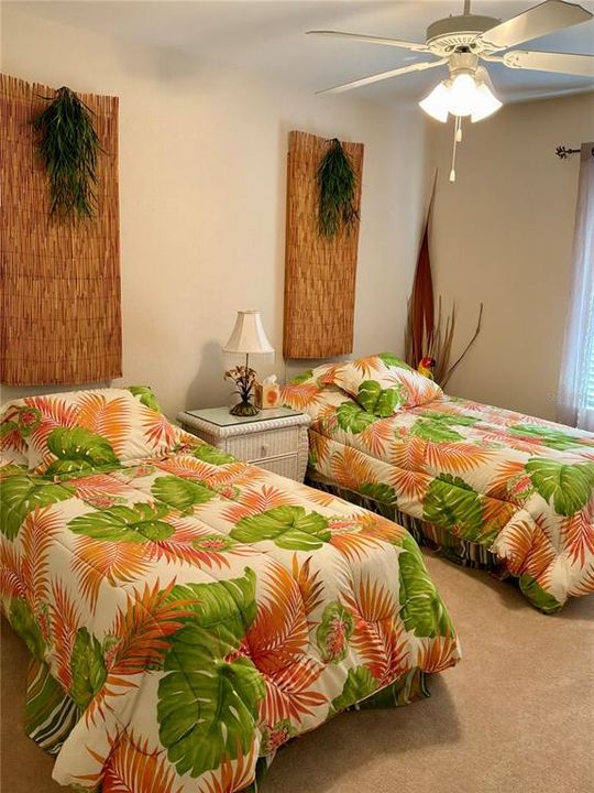На продажу: $299,999 (3 спален, 2 ванн, 1637 Квадратных фут)