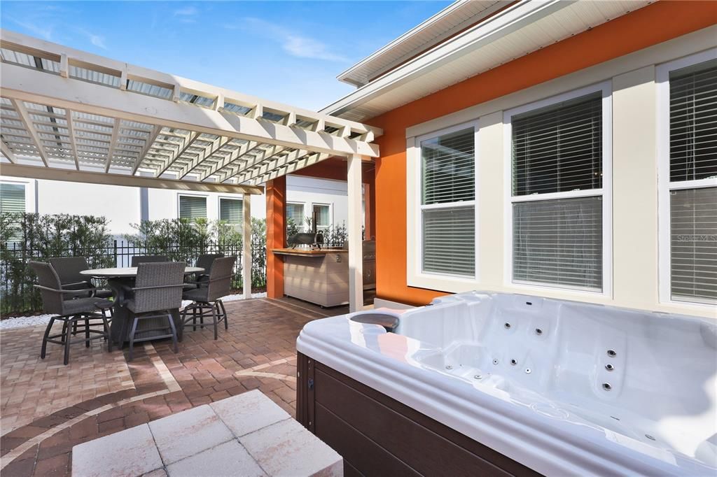 En Venta: $825,000 (5 camas, 4 baños, 3002 Pies cuadrados)
