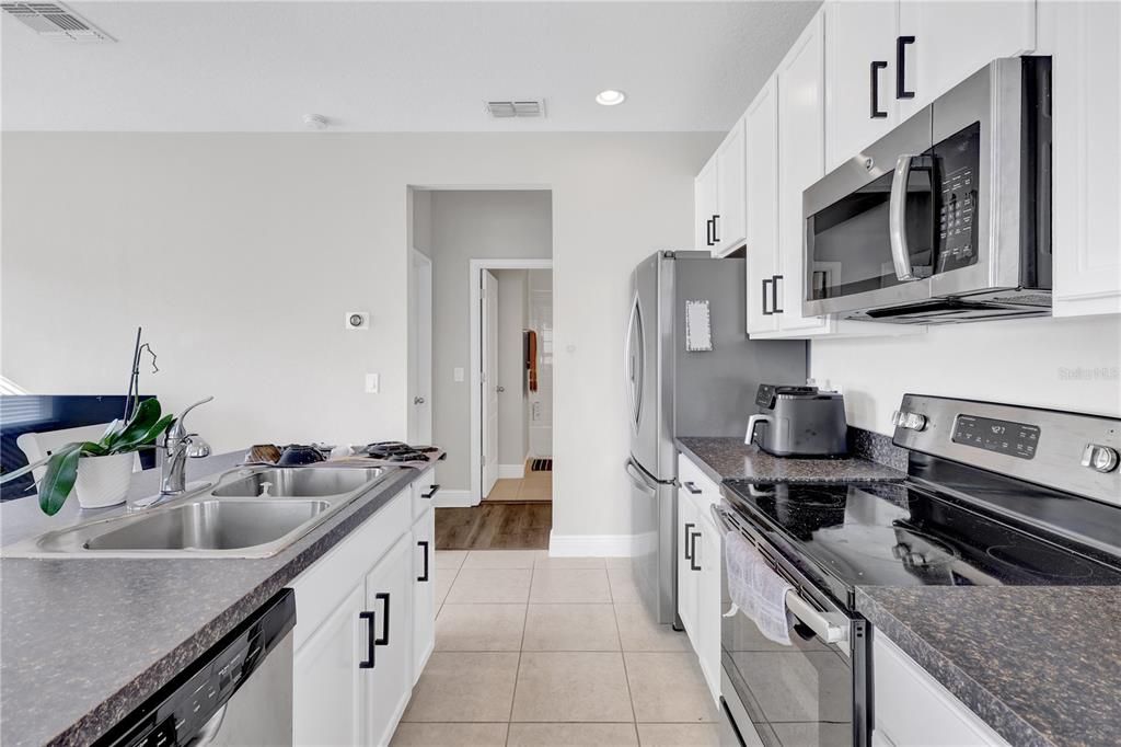 En Venta: $825,000 (5 camas, 4 baños, 3002 Pies cuadrados)