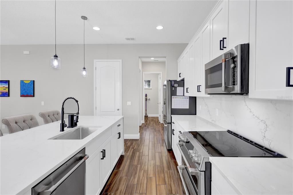 En Venta: $825,000 (5 camas, 4 baños, 3002 Pies cuadrados)