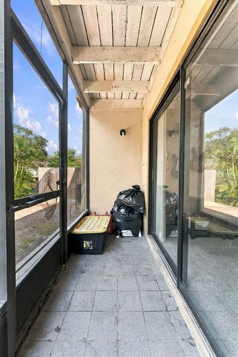 На продажу: $182,000 (2 спален, 2 ванн, 1168 Квадратных фут)