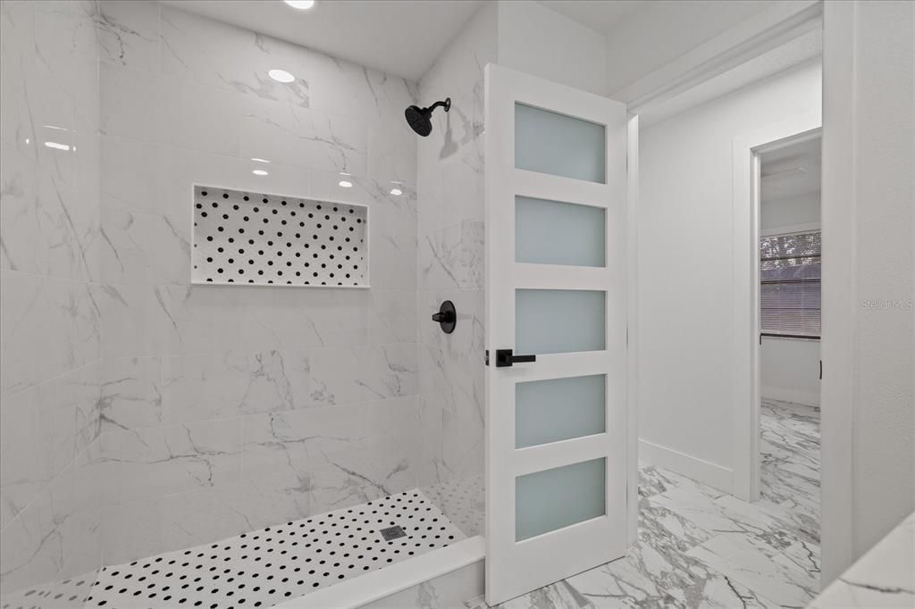 For Sale: $475,000 (4 beds, 2 baths, 2084 Square Feet)
