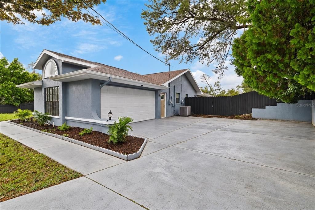 For Sale: $475,000 (4 beds, 2 baths, 2084 Square Feet)