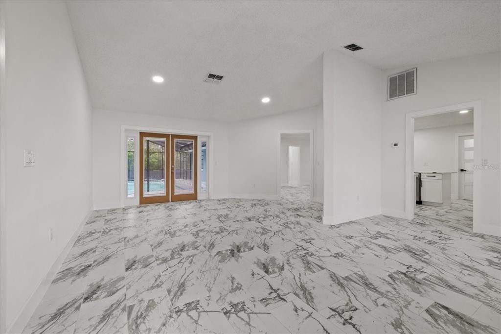 For Sale: $475,000 (4 beds, 2 baths, 2084 Square Feet)
