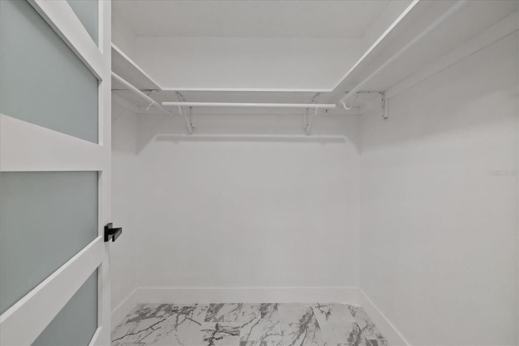 For Sale: $475,000 (4 beds, 2 baths, 2084 Square Feet)