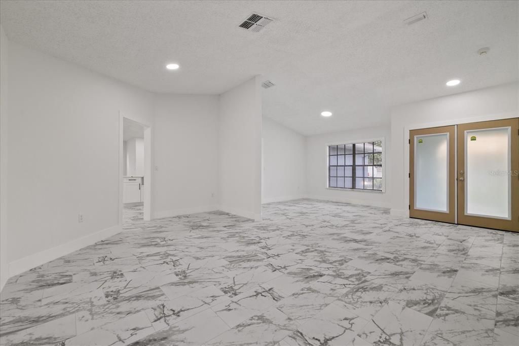 For Sale: $475,000 (4 beds, 2 baths, 2084 Square Feet)
