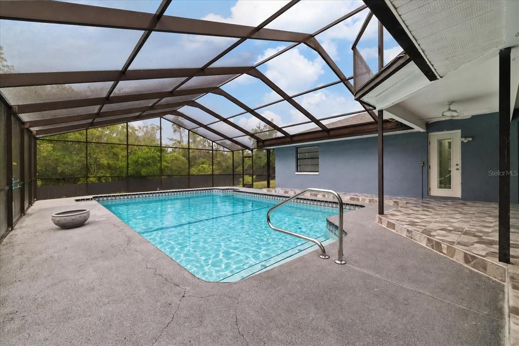 For Sale: $475,000 (4 beds, 2 baths, 2084 Square Feet)
