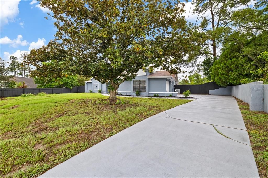 For Sale: $475,000 (4 beds, 2 baths, 2084 Square Feet)