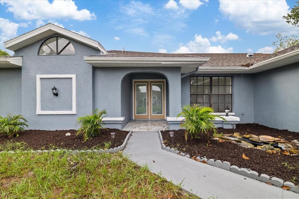 For Sale: $475,000 (4 beds, 2 baths, 2084 Square Feet)