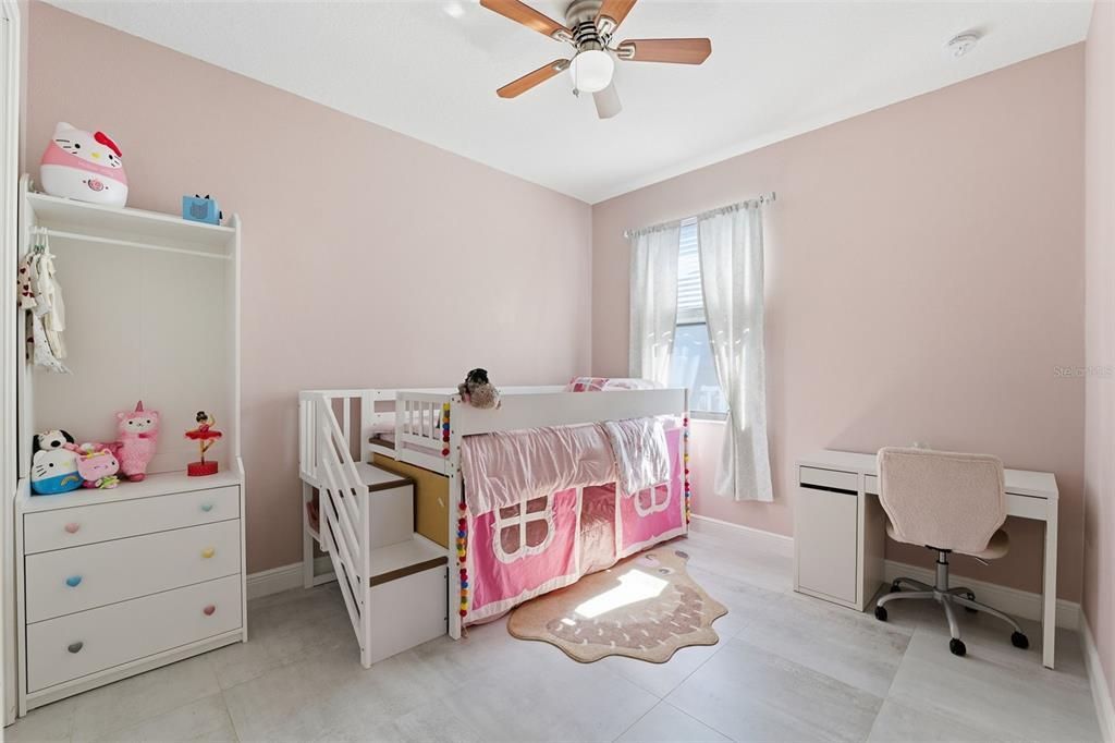 На продажу: $409,000 (3 спален, 2 ванн, 2100 Квадратных фут)