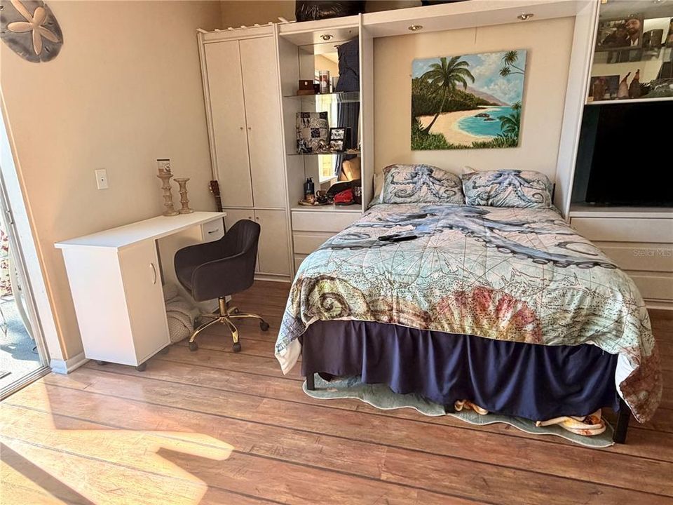 For Sale: $259,000 (1 beds, 1 baths, 522 Square Feet)