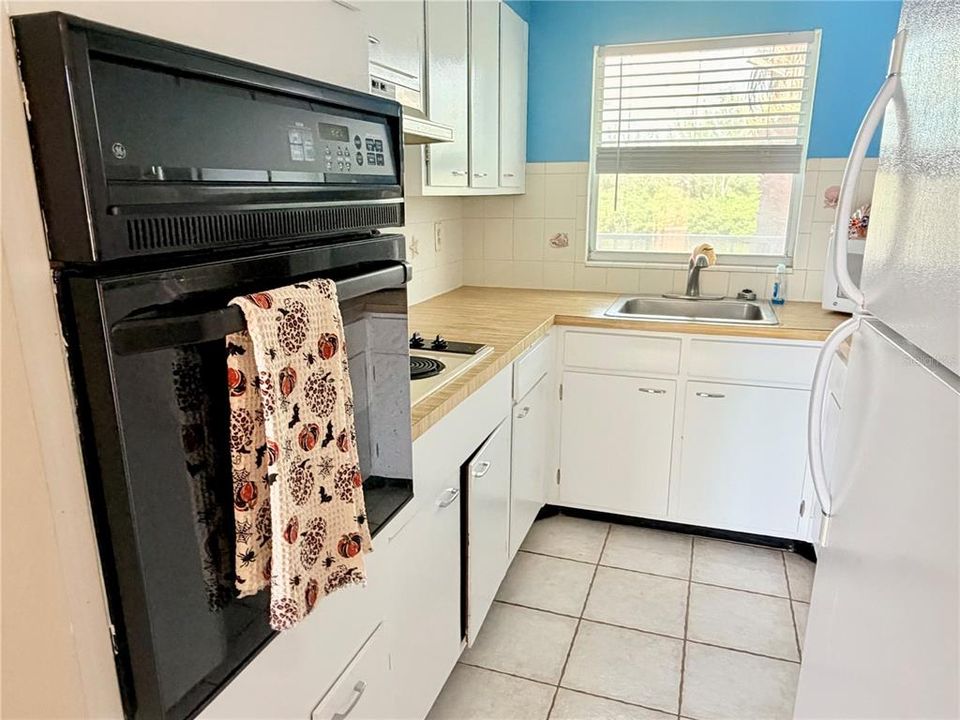 For Sale: $259,000 (1 beds, 1 baths, 522 Square Feet)