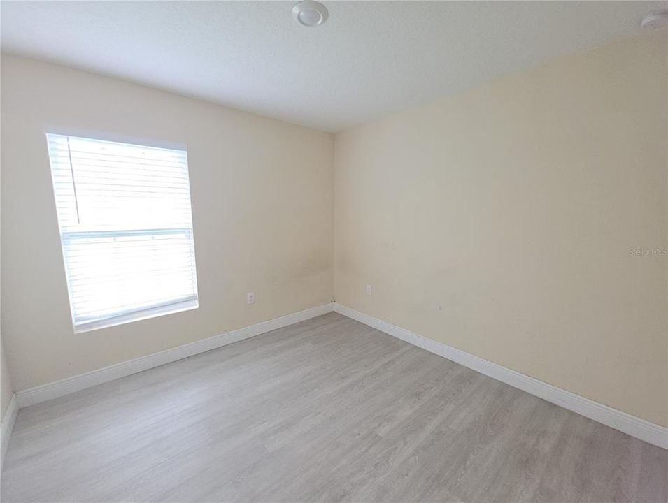 For Sale: $326,000 (4 beds, 2 baths, 1820 Square Feet)