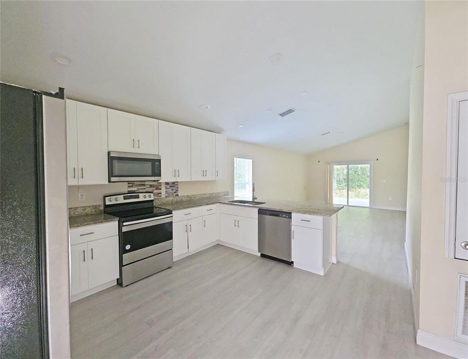 For Sale: $326,000 (4 beds, 2 baths, 1820 Square Feet)