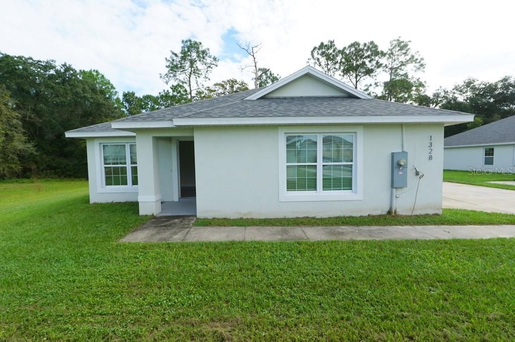 For Sale: $326,000 (4 beds, 2 baths, 1820 Square Feet)