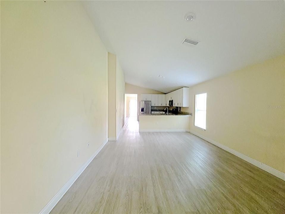 For Sale: $326,000 (4 beds, 2 baths, 1820 Square Feet)