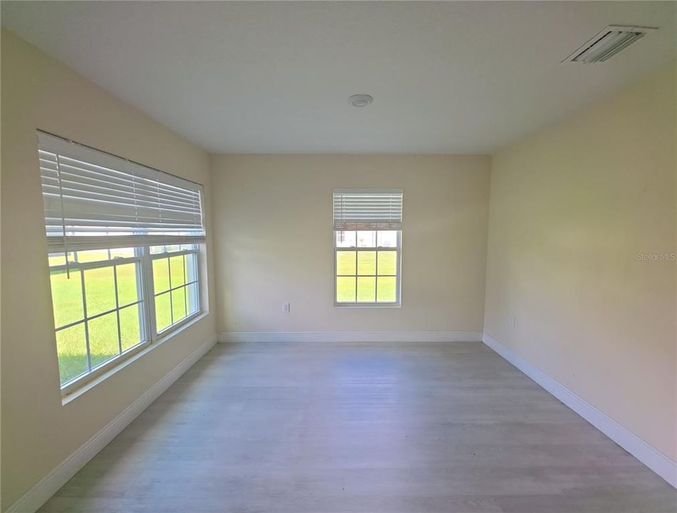 For Sale: $326,000 (4 beds, 2 baths, 1820 Square Feet)
