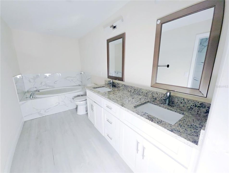 For Sale: $326,000 (4 beds, 2 baths, 1820 Square Feet)