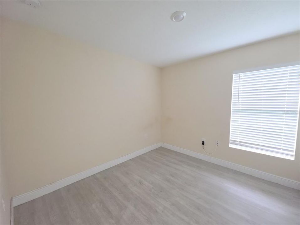 For Sale: $326,000 (4 beds, 2 baths, 1820 Square Feet)