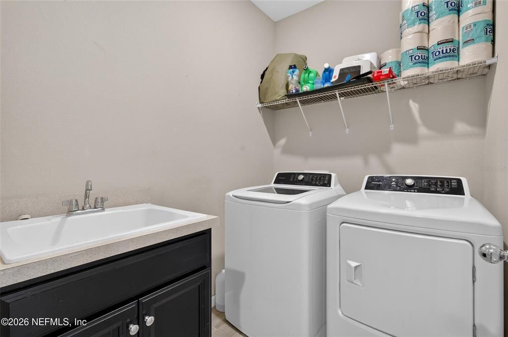 For Sale: $365,000 (3 beds, 2 baths, 1737 Square Feet)