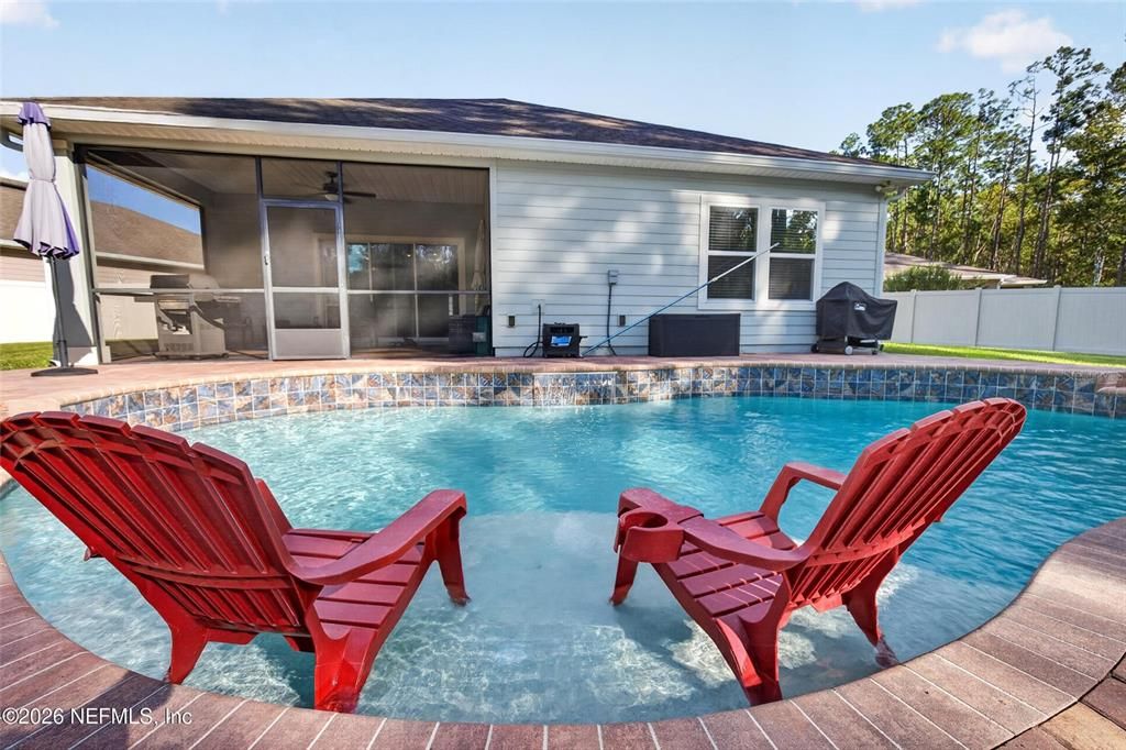 For Sale: $365,000 (3 beds, 2 baths, 1737 Square Feet)