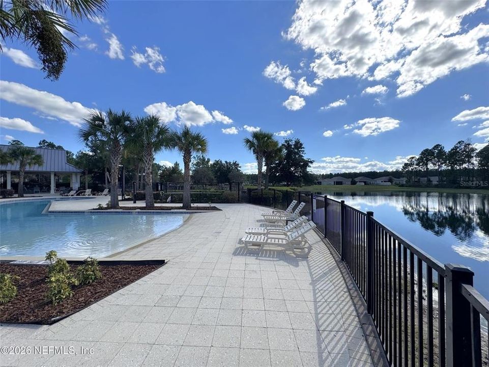 For Sale: $365,000 (3 beds, 2 baths, 1737 Square Feet)