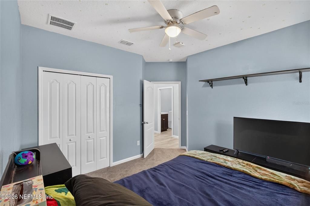 For Sale: $365,000 (3 beds, 2 baths, 1737 Square Feet)