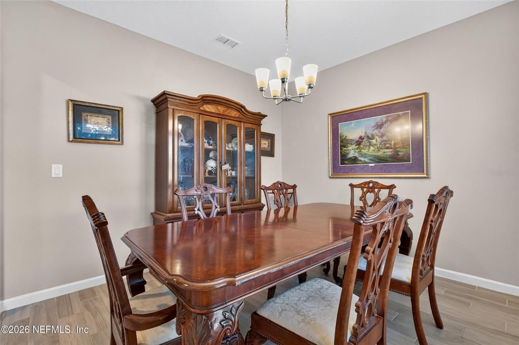 For Sale: $365,000 (3 beds, 2 baths, 1737 Square Feet)