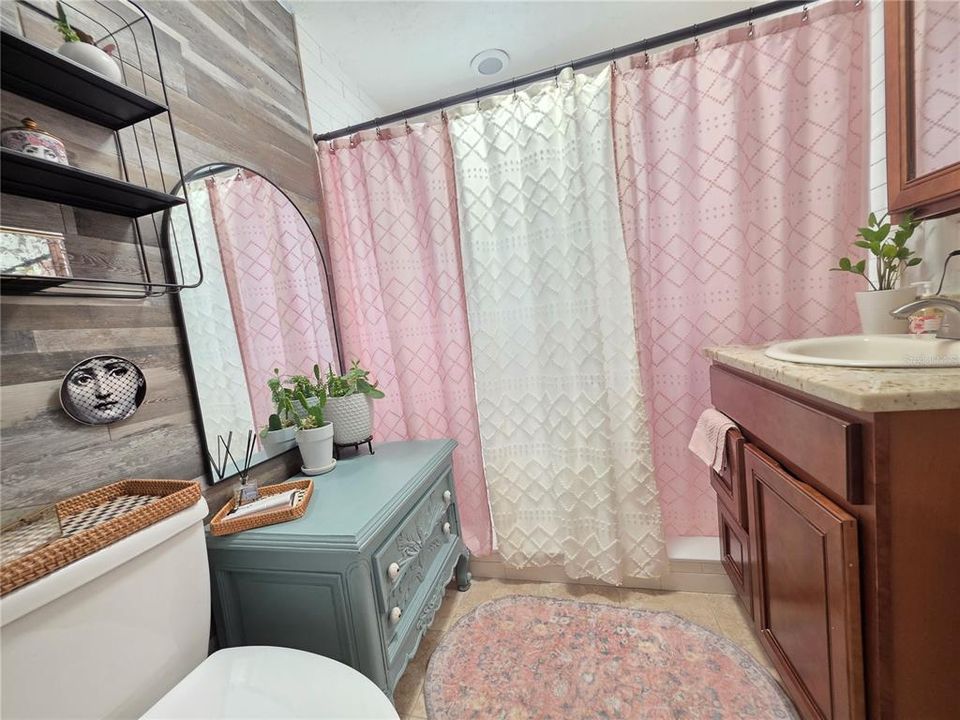 En Venta: $535,000 (4 camas, 2 baños, 2412 Pies cuadrados)